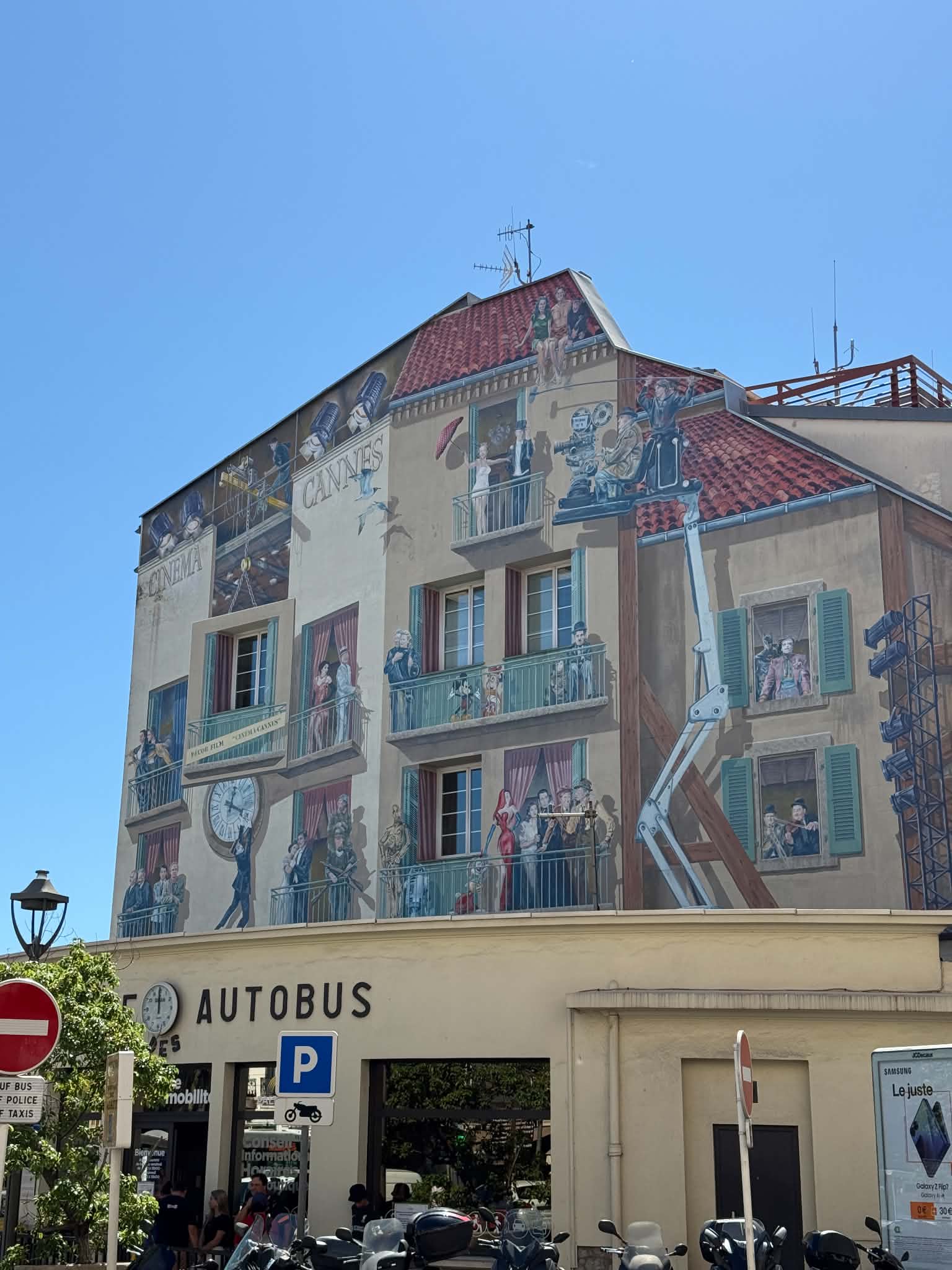 A cinema-inspired mural in Cannes