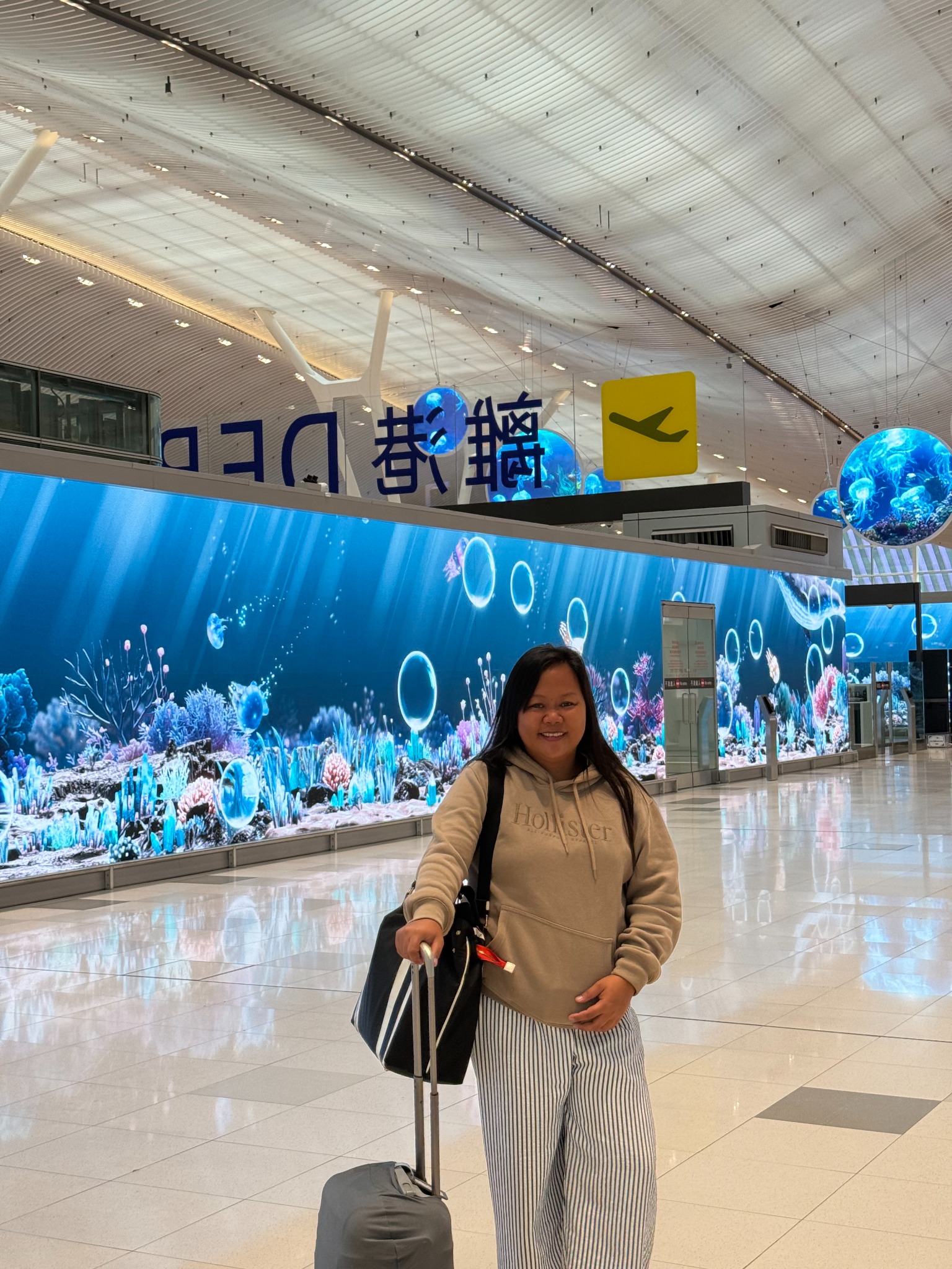Arrival at the airport for the personally assisted Hong Kong journey